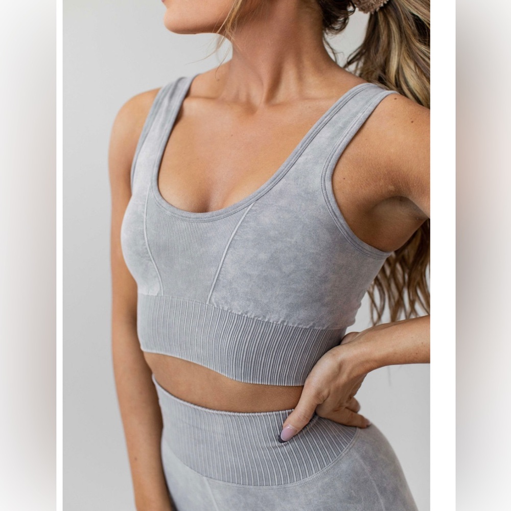 Savvi scoop neck sports bra